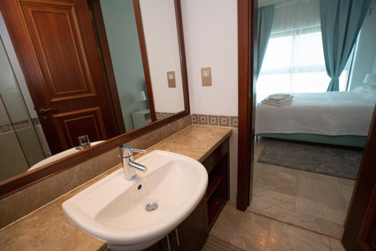두바이 Gorgeous 2Br In Fairmont 아파트 외부 사진
